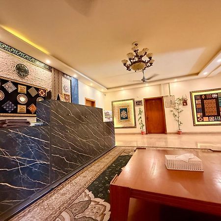 Blue Moon Residency Jinnah Super Исламабад Екстериор снимка