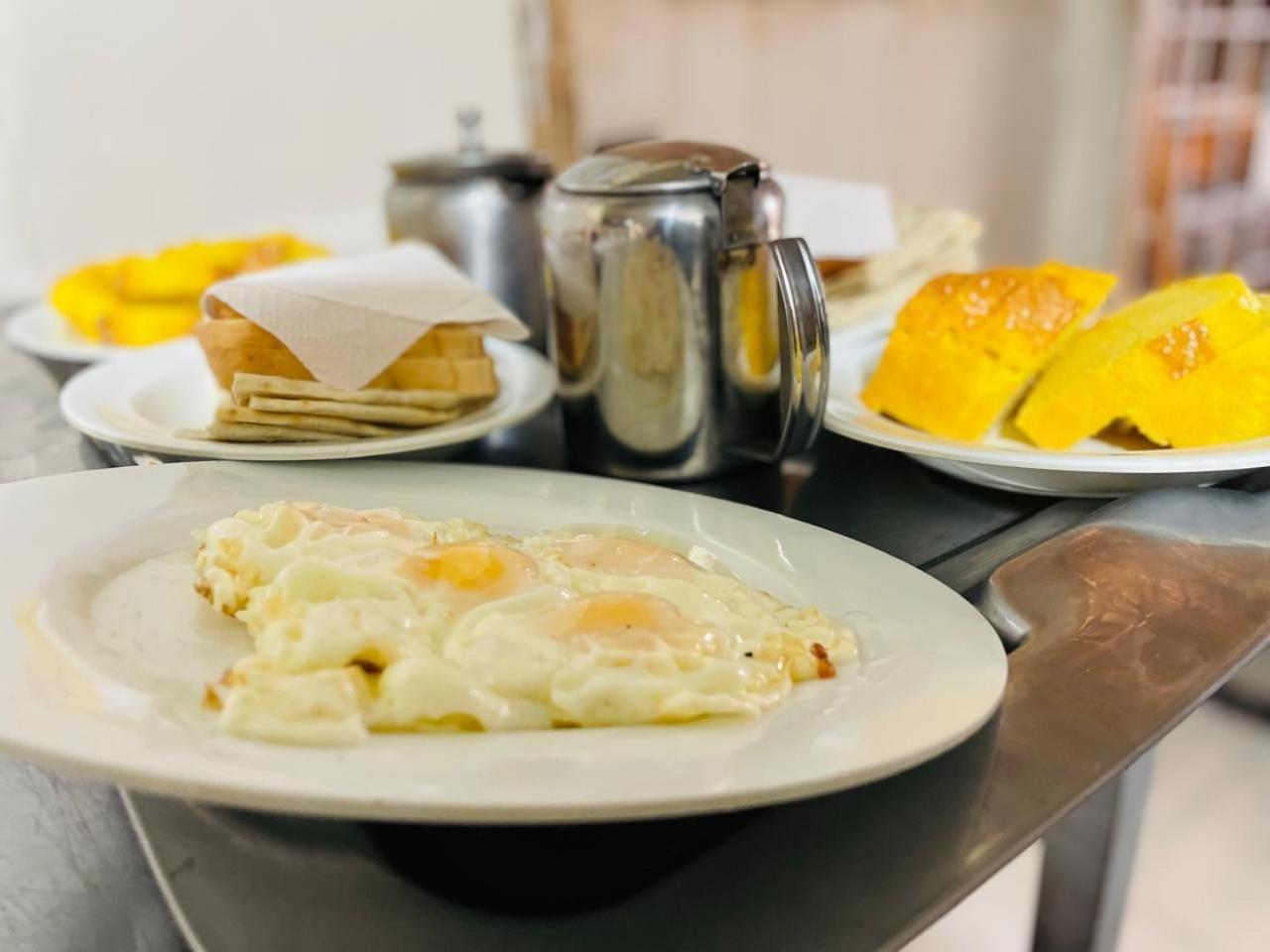 Blue Moon Residency Jinnah Super Исламабад Екстериор снимка