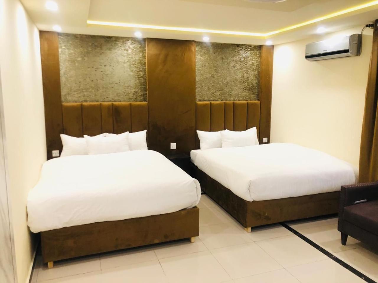Blue Moon Residency Jinnah Super Исламабад Екстериор снимка