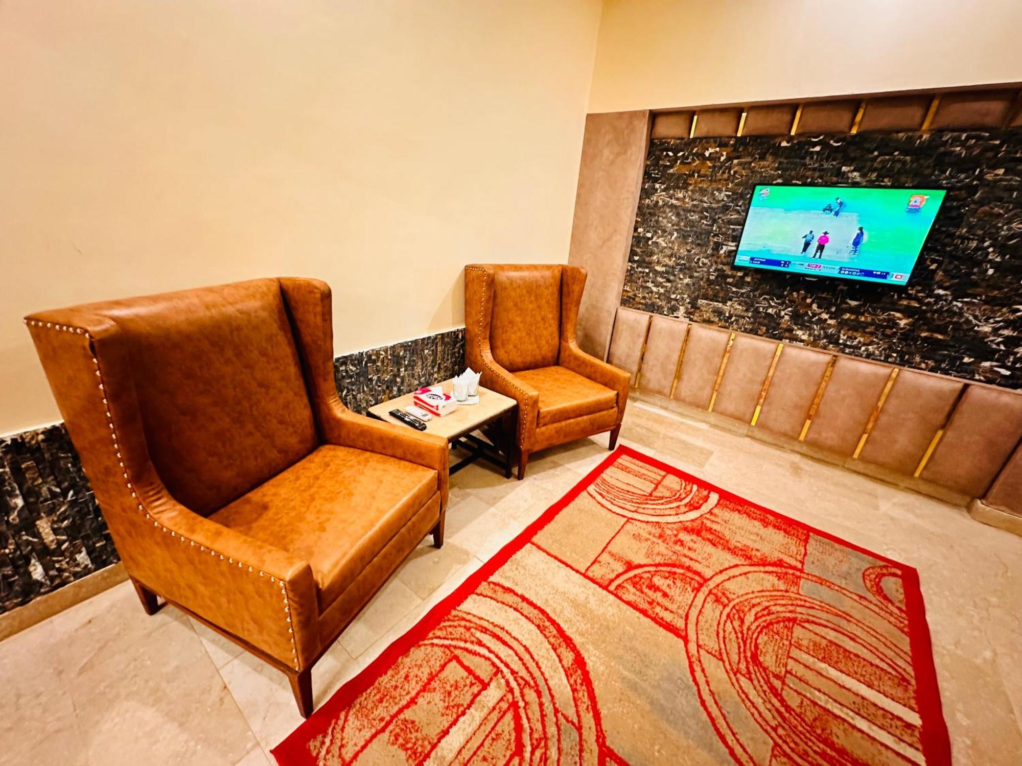 Blue Moon Residency Jinnah Super Исламабад Екстериор снимка