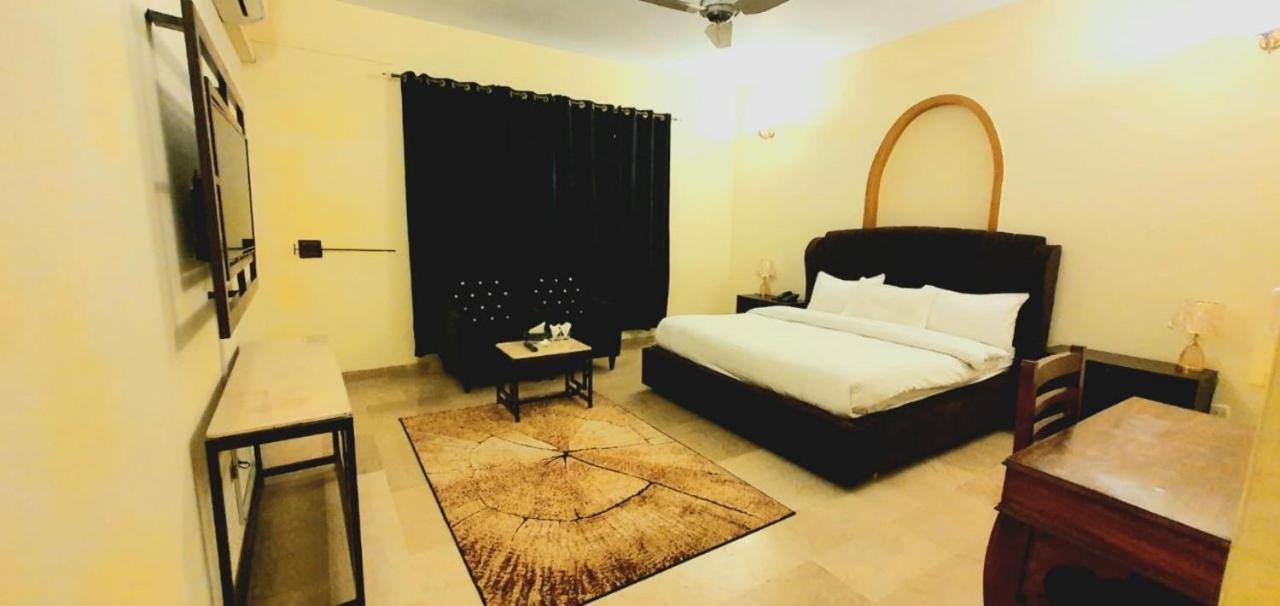 Blue Moon Residency Jinnah Super Исламабад Екстериор снимка