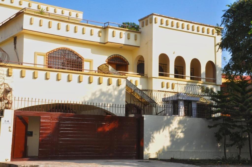 Blue Moon Residency Jinnah Super Исламабад Екстериор снимка