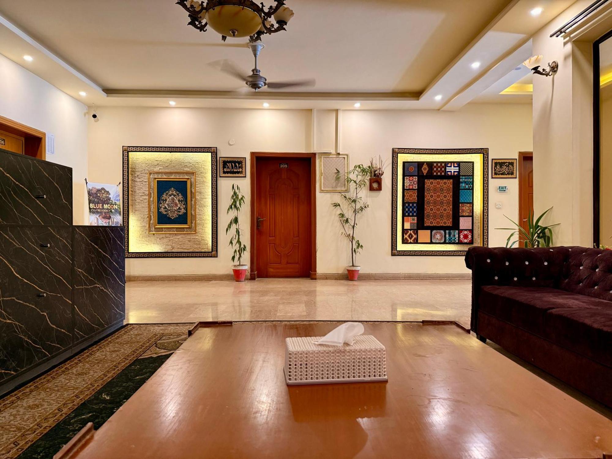 Blue Moon Residency Jinnah Super Исламабад Екстериор снимка